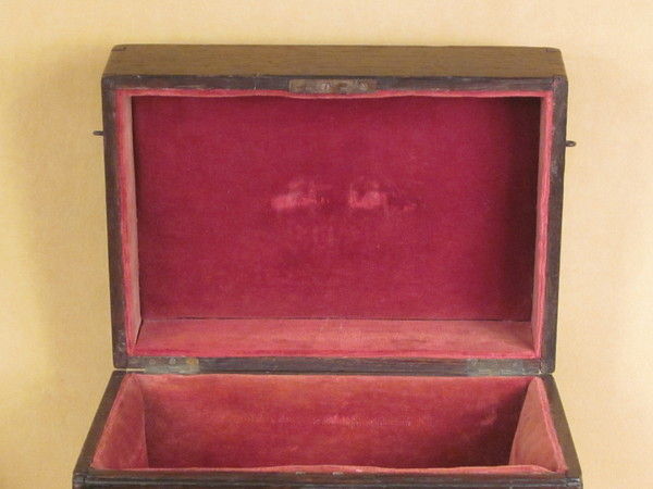 Nathaniel Hodges, A small 17th cent table clock with oak carrying case.