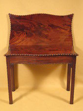 D125 Fine quality Georgian mahogany tea table with finely figured veneers.